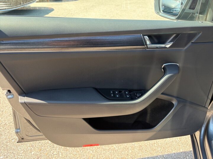 Abbildung Fahrzeugdetailansicht Skoda Superb - Nr. 29