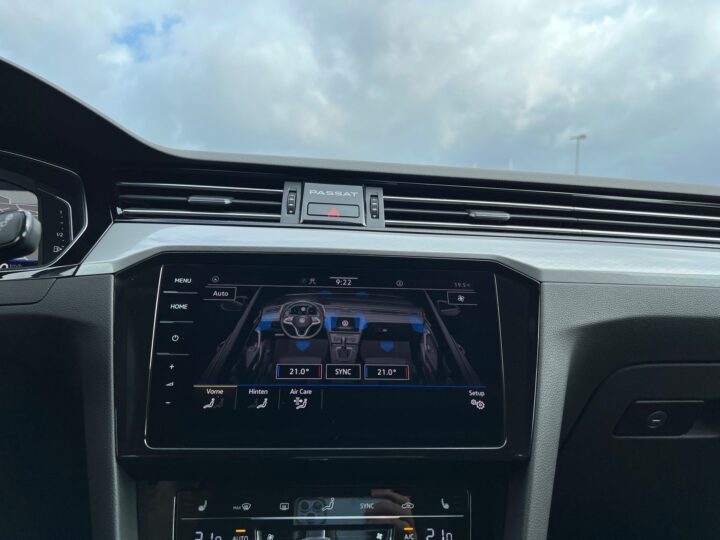 Abbildung Fahrzeugdetailansicht Volkswagen Passat Variant - Nr. 24