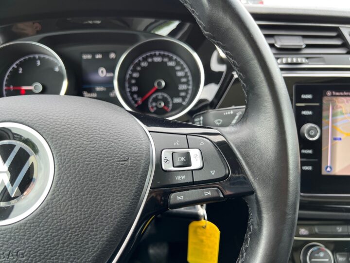 Abbildung Fahrzeugdetailansicht Volkswagen Touran - Nr. 42