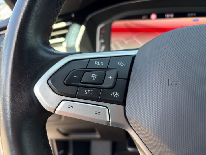 Abbildung Fahrzeugdetailansicht Volkswagen Passat Variant - Nr. 27