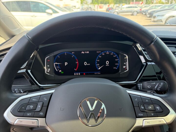 Abbildung Fahrzeugdetailansicht Volkswagen Touran - Nr. 15