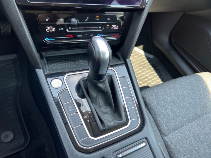 Abbildung Fahrzeugdetailansicht Volkswagen Passat - Nr. 28