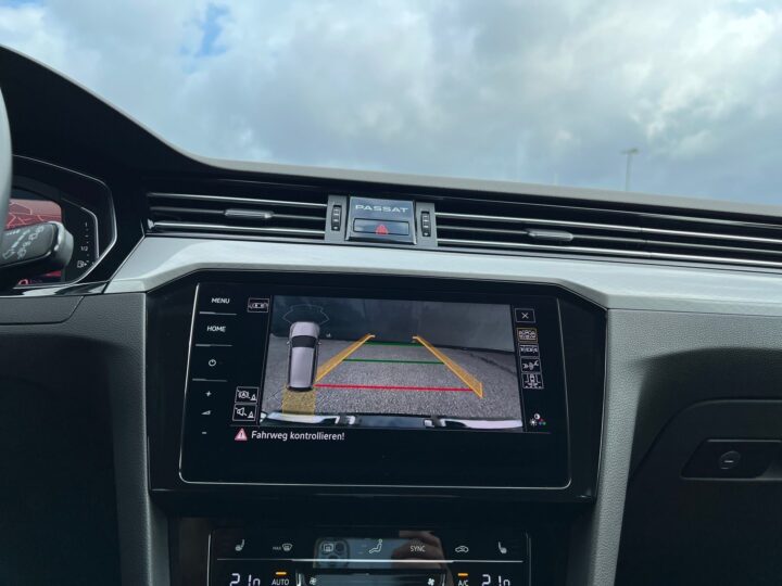 Abbildung Fahrzeugdetailansicht Volkswagen Passat Variant - Nr. 27