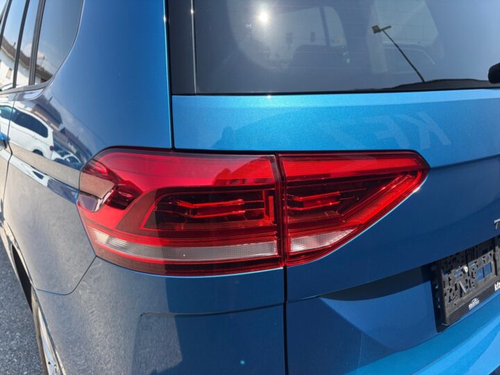 Abbildung Fahrzeugdetailansicht Volkswagen Touran - Nr. 39