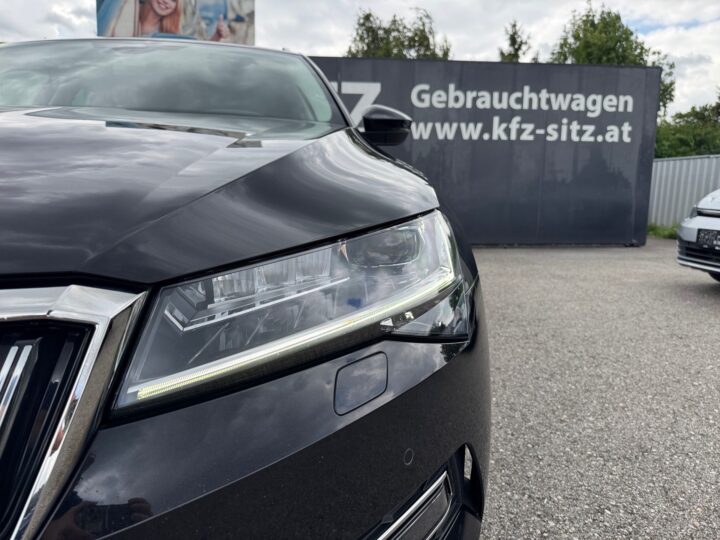 Abbildung Fahrzeugdetailansicht Skoda Superb - Nr. 36