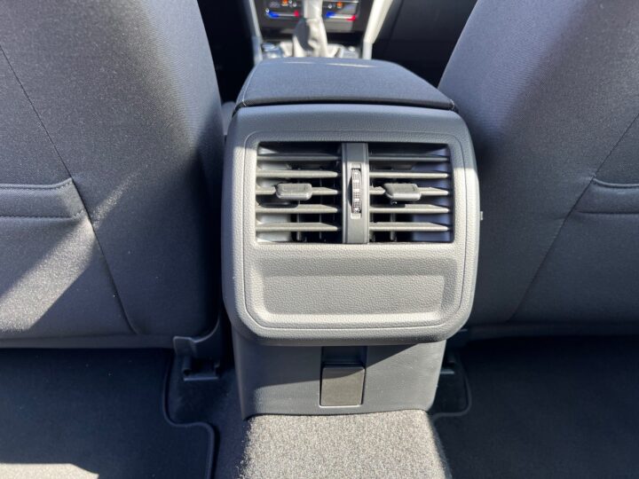 Abbildung Fahrzeugdetailansicht Volkswagen Passat Variant - Nr. 32