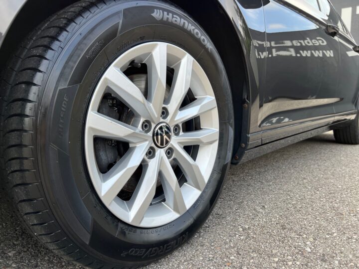 Abbildung Fahrzeugdetailansicht Volkswagen Passat Variant - Nr. 36