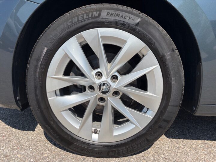 Abbildung Fahrzeugdetailansicht Skoda Octavia - Nr. 37