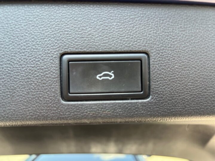 Abbildung Fahrzeugdetailansicht Volkswagen Golf Variant - Nr. 37