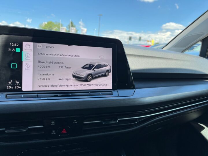 Abbildung Fahrzeugdetailansicht Volkswagen Golf Variant - Nr. 26