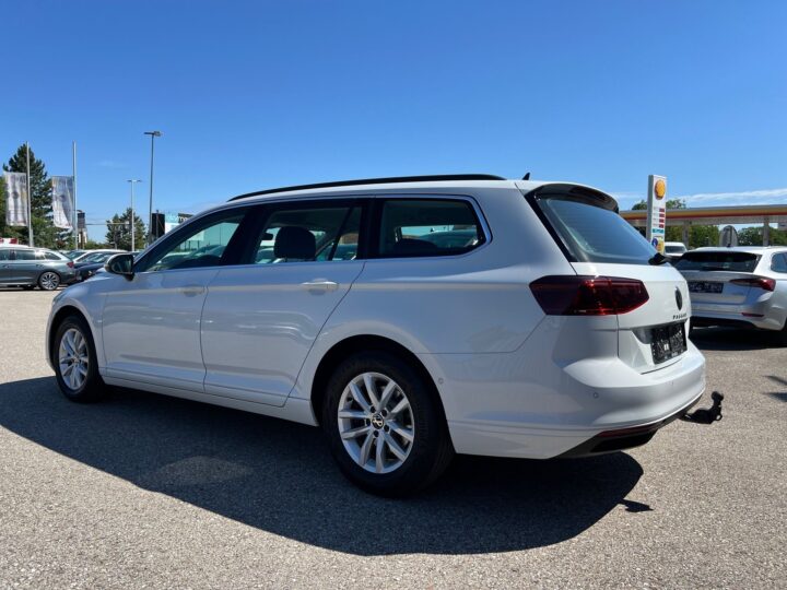 Abbildung Fahrzeugdetailansicht Volkswagen Passat Variant - Nr. 4
