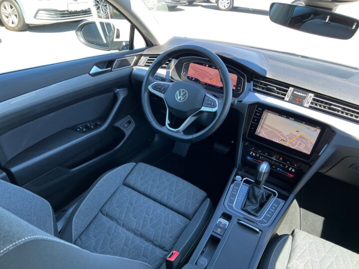 Abbildung Fahrzeugdetailansicht Volkswagen Passat Variant - Nr. 11
