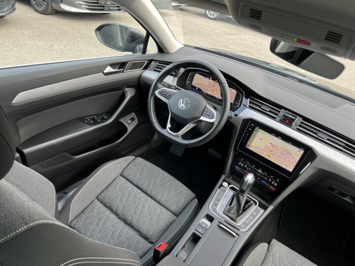 Abbildung Fahrzeugdetailansicht Volkswagen Passat Variant - Nr. 11