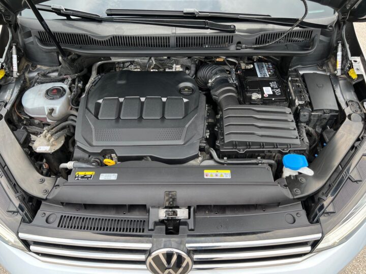 Abbildung Fahrzeugdetailansicht Volkswagen Touran - Nr. 35