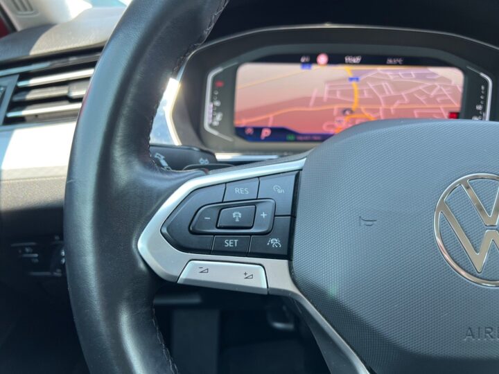 Abbildung Fahrzeugdetailansicht Volkswagen Passat - Nr. 40
