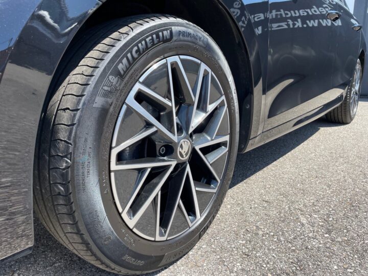 Abbildung Fahrzeugdetailansicht Skoda Octavia - Nr. 38