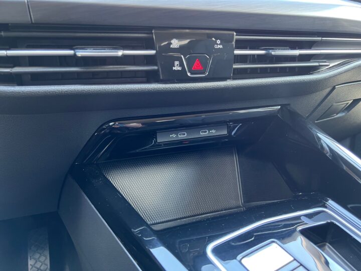 Abbildung Fahrzeugdetailansicht Volkswagen Golf Variant - Nr. 44