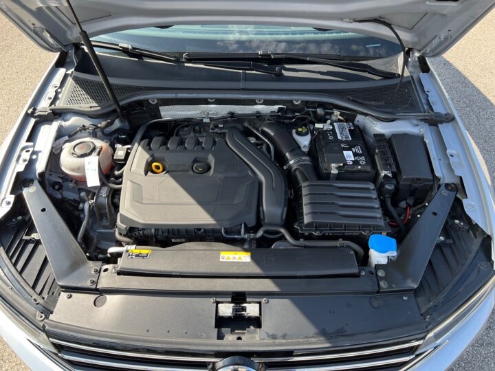 Abbildung Fahrzeugdetailansicht Volkswagen Passat Variant - Nr. 34