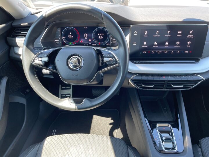 Abbildung Fahrzeugdetailansicht Skoda Octavia - Nr. 10