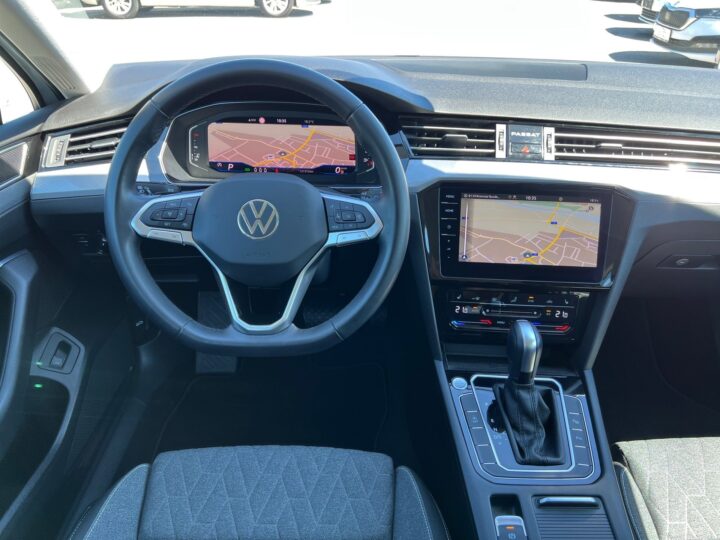 Abbildung Fahrzeugdetailansicht Volkswagen Passat Variant - Nr. 10