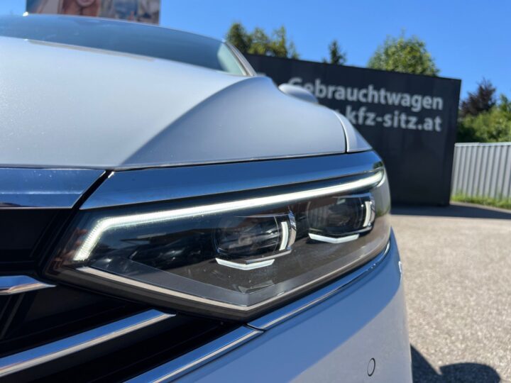 Abbildung Fahrzeugdetailansicht Volkswagen Passat Variant - Nr. 36