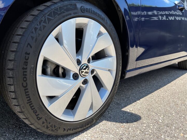 Abbildung Fahrzeugdetailansicht Volkswagen Golf Variant - Nr. 36