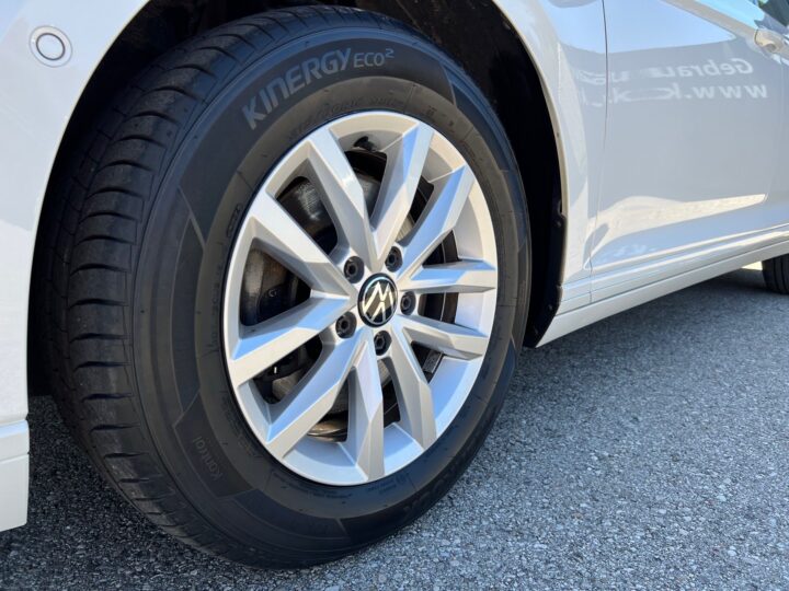 Abbildung Fahrzeugdetailansicht Volkswagen Passat Variant - Nr. 37