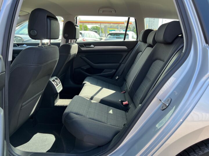 Abbildung Fahrzeugdetailansicht Volkswagen Passat Variant - Nr. 13