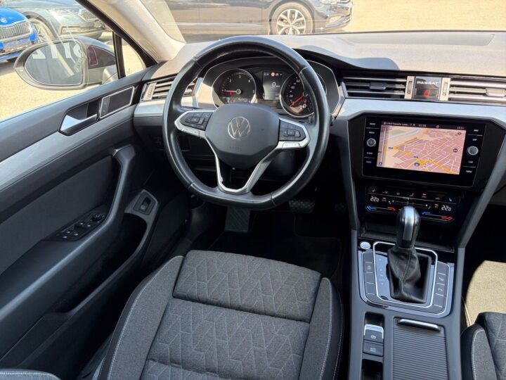 Abbildung Fahrzeugdetailansicht Volkswagen Passat Variant - Nr. 11