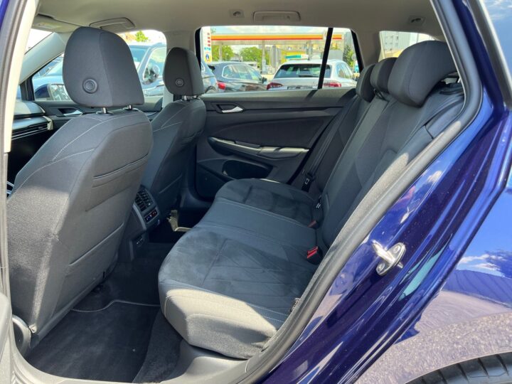 Abbildung Fahrzeugdetailansicht Volkswagen Golf Variant - Nr. 13