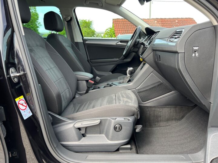 Abbildung Fahrzeugdetailansicht Volkswagen Tiguan - Nr. 33