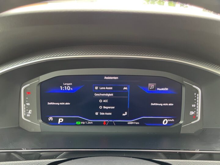 Abbildung Fahrzeugdetailansicht Volkswagen Arteon - Nr. 16