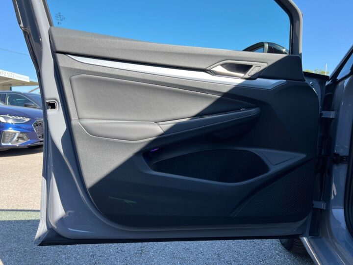 Abbildung Fahrzeugdetailansicht Volkswagen Golf Variant - Nr. 30