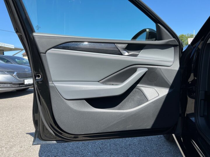 Abbildung Fahrzeugdetailansicht Volkswagen Passat Variant - Nr. 30