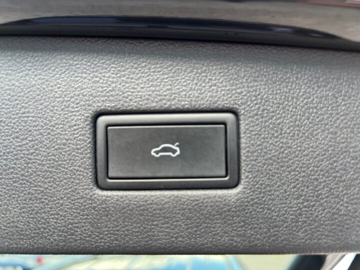 Abbildung Fahrzeugdetailansicht Volkswagen Tiguan Allspace - Nr. 33