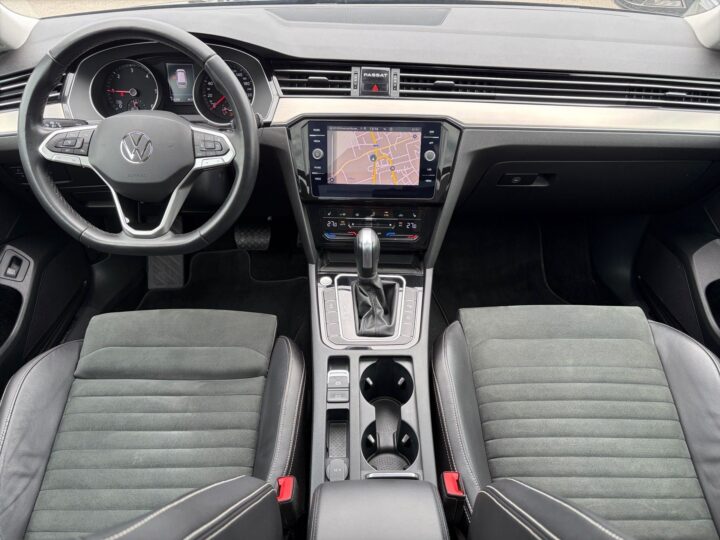 Abbildung Fahrzeugdetailansicht Volkswagen Passat - Nr. 9