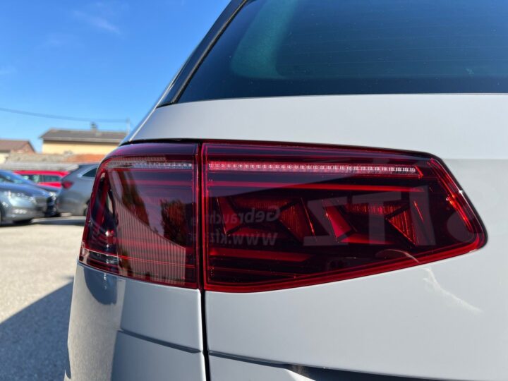 Abbildung Fahrzeugdetailansicht Volkswagen Passat Variant - Nr. 39