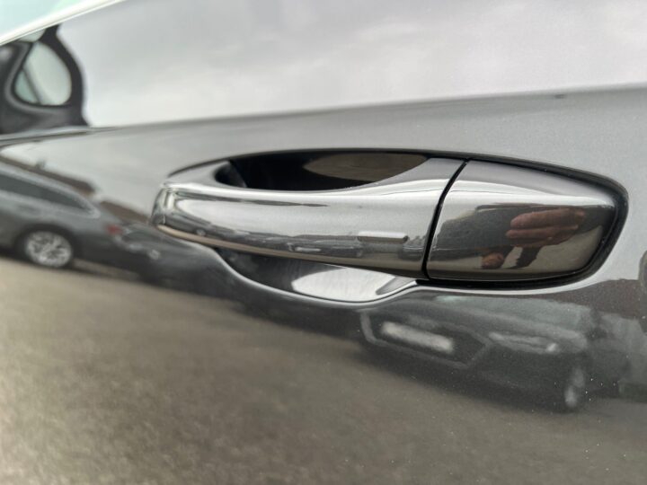 Abbildung Fahrzeugdetailansicht Volkswagen Arteon - Nr. 40