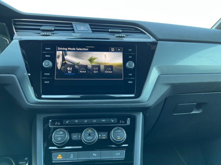 Abbildung Fahrzeugdetailansicht Volkswagen Touran - Nr. 27