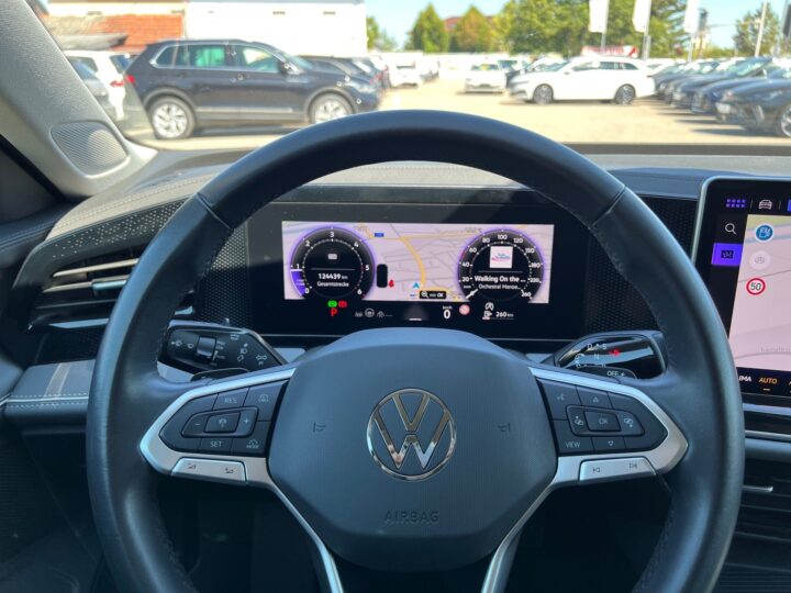 Abbildung Fahrzeugdetailansicht Volkswagen Passat Variant - Nr. 15