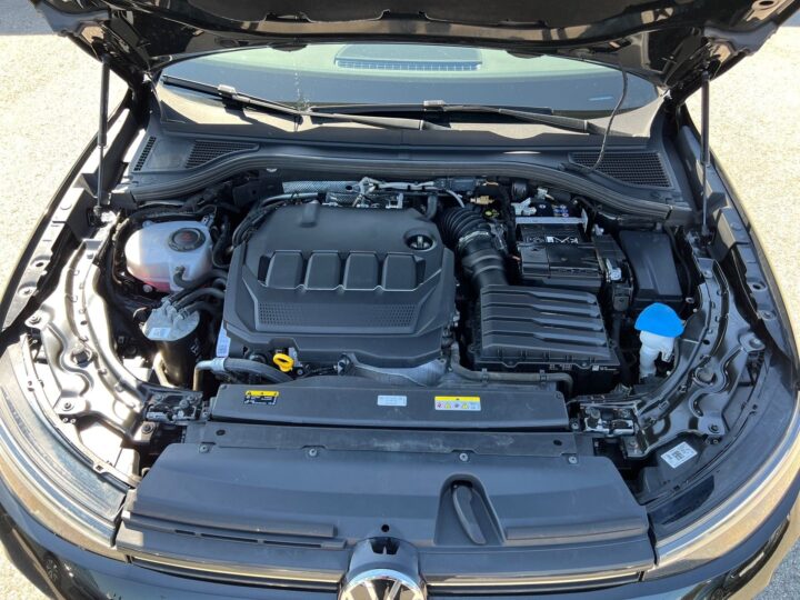 Abbildung Fahrzeugdetailansicht Volkswagen Passat Variant - Nr. 35