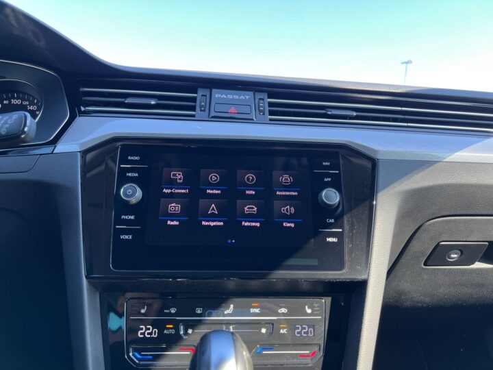 Abbildung Fahrzeugdetailansicht Volkswagen Passat Variant - Nr. 18