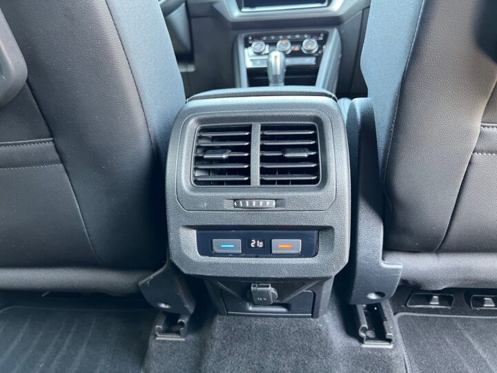 Abbildung Fahrzeugdetailansicht Volkswagen Touran - Nr. 34