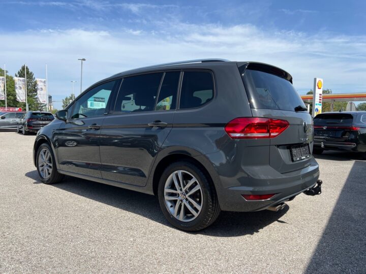 Abbildung Fahrzeugdetailansicht Volkswagen Touran - Nr. 4