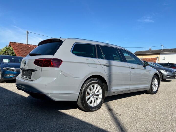 Abbildung Fahrzeugdetailansicht Volkswagen Passat Variant - Nr. 2