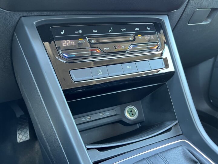Abbildung Fahrzeugdetailansicht Volkswagen Touran - Nr. 45