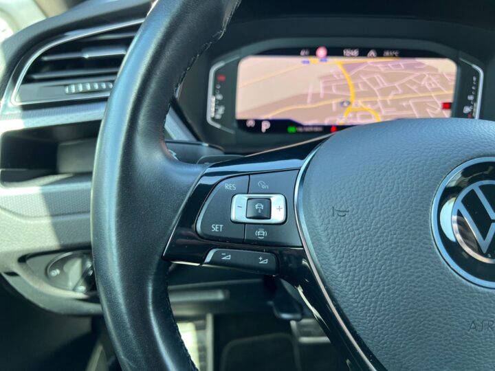 Abbildung Fahrzeugdetailansicht Volkswagen Touran - Nr. 42