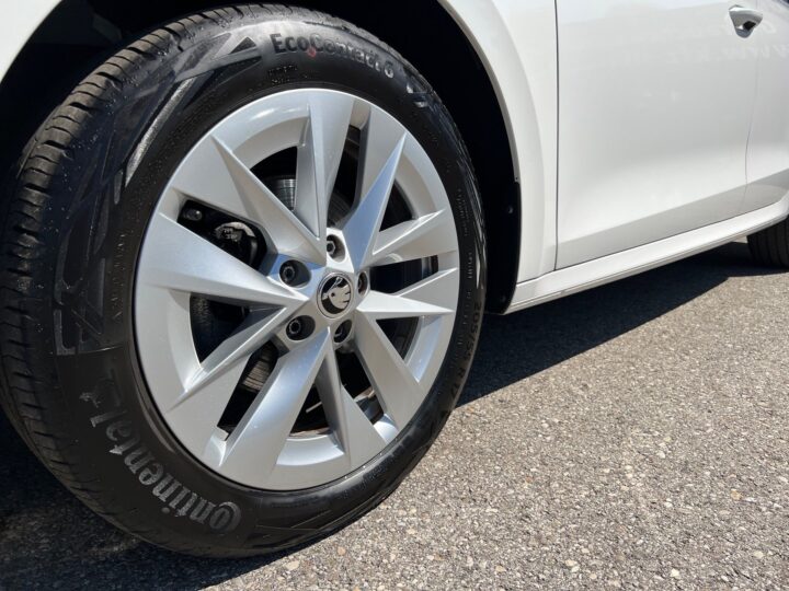 Abbildung Fahrzeugdetailansicht Skoda Octavia - Nr. 36