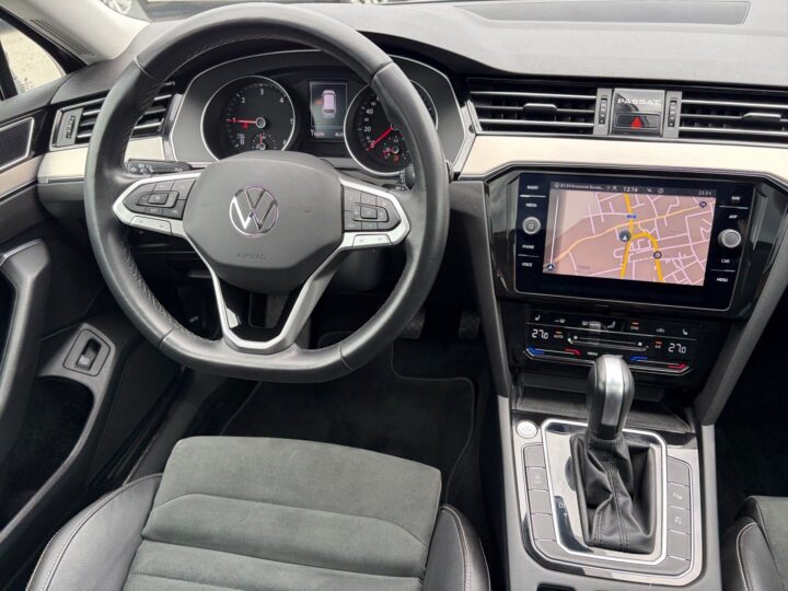 Abbildung Fahrzeugdetailansicht Volkswagen Passat - Nr. 10