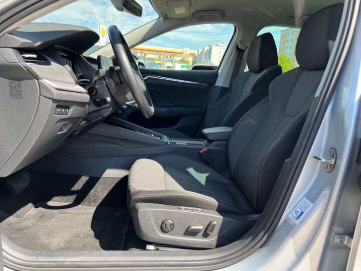 Abbildung Fahrzeugdetailansicht Skoda Octavia - Nr. 12